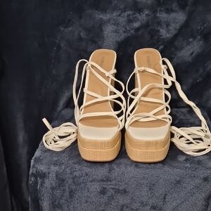 Shoe Dazzle White and Tan Platform Sandals
